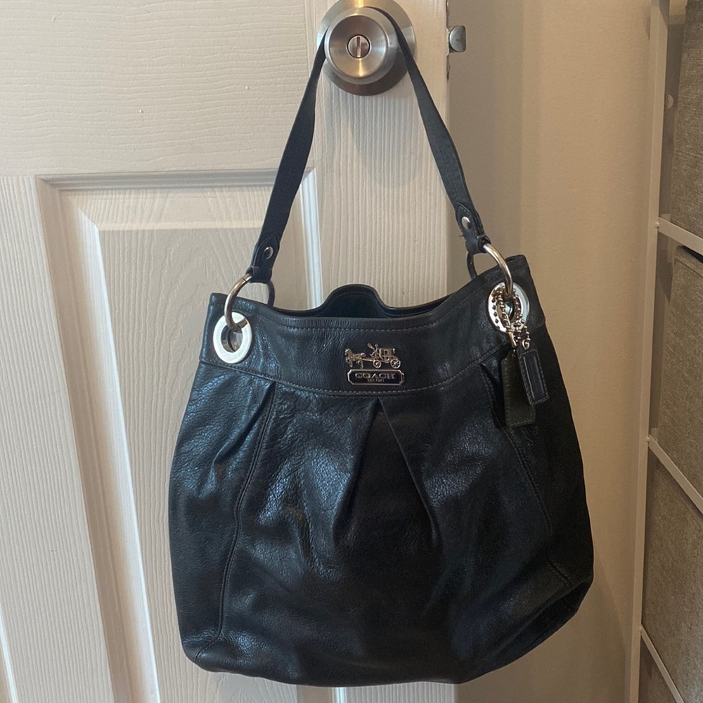Black coach shoulder bag leather